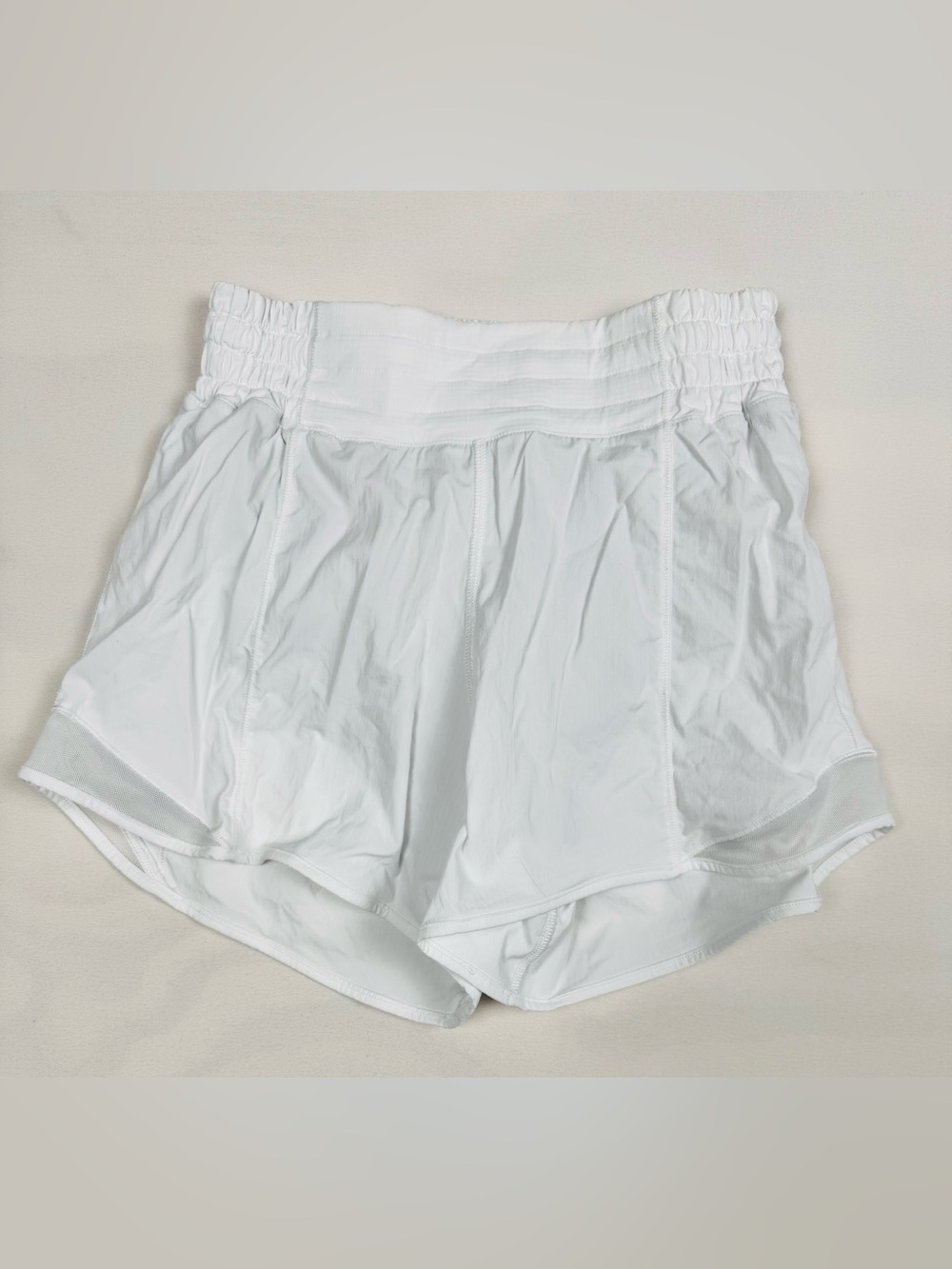 Lululemon Hotty Hot Short *High-Rise Long 4" White Women’s 2 Retail $58